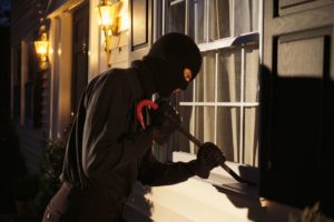 Los 10 métodos preferidos por los ladrones para elegir casa